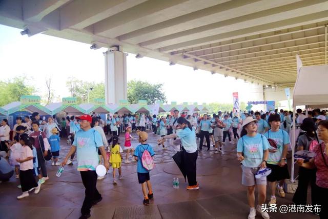 与秋景同行！港南迎来8000人健步走