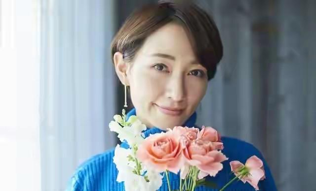 60岁阿姨直言不讳：两性关系中，女人最渴望的不是钱，而是这4样
