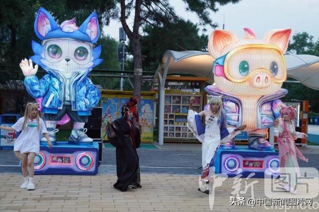 北京石景山游乐园京彩灯会即将举行