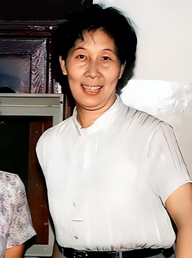 何晴离世仅2天，再传一名人噩耗，任职央视多年，死因令人惋惜