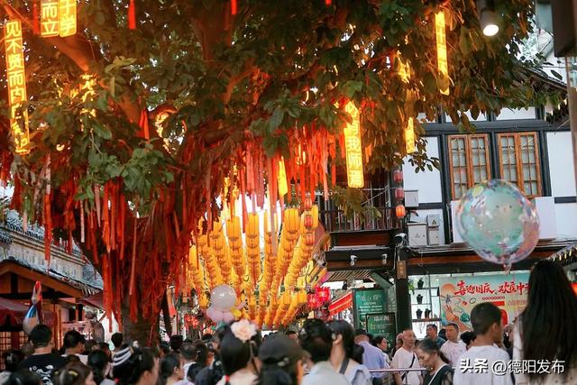 跟着央视秋晚游德阳｜8天长假来德阳，一键解锁“穿越、国潮、美食、治愈”全体验！