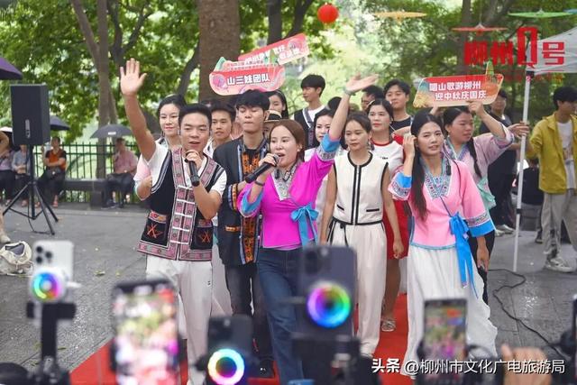 柳州好嗨！大批年轻人“赶歌圩”，对唱场子燃爆！互动歌会时间→