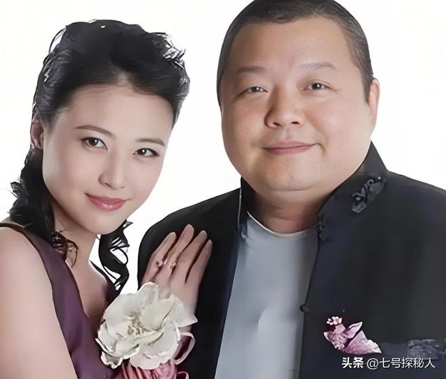 她连续5次上春晚，私下却和恩师同居怀孕被骗流产，现在57岁单身