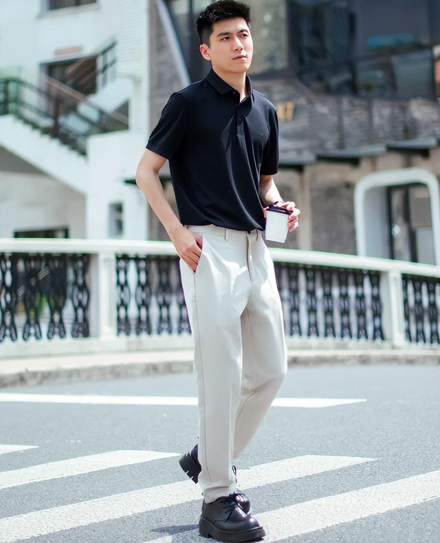 职场男人不管多少岁，夏天穿Polo衫就选这4种颜色，绅士又时髦