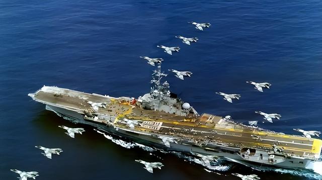 又让张召忠说中了？东拼西凑550亿建的2艘航母，如今彻底成为累赘