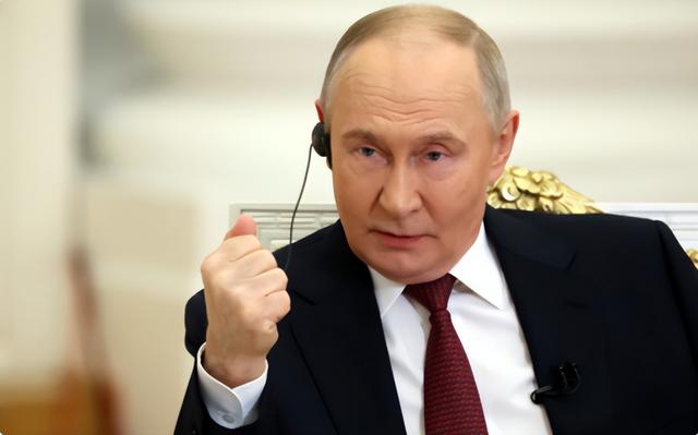 普京刚从印度回来，就收到坏消息：通往中国的铁路不得不叫停了！