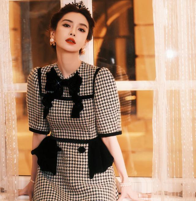 时隔三年	，48岁的黄晓明再次官宣喜讯，成了杨颖高攀不起的存在