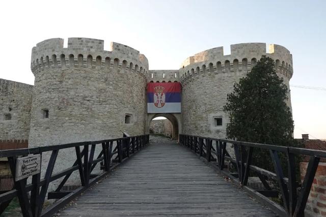 塞尔维亚，一座被轰炸过78天的城市的新生，贝尔格莱德一日游记