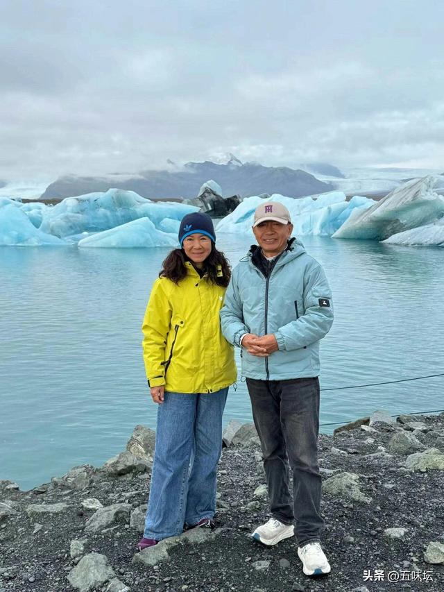 佛山六旬夫妇自驾环游亚欧，120天穿越32国庆生