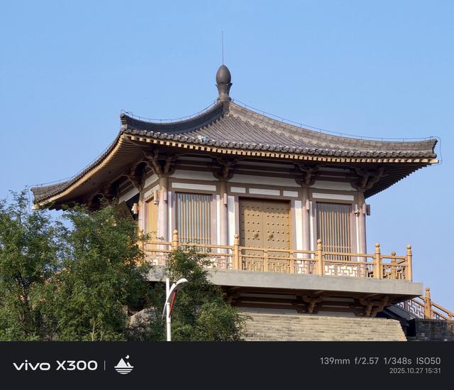 vivo X300上手体验：小屏旗舰的影像与性能巅峰之作