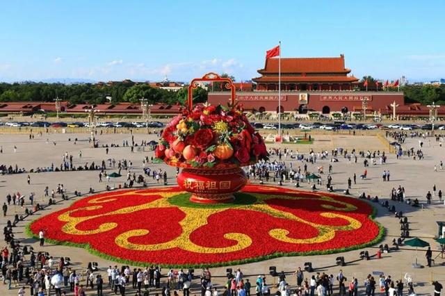 从商丘到宝鸡，为啥农村老人对天安门情有独钟？