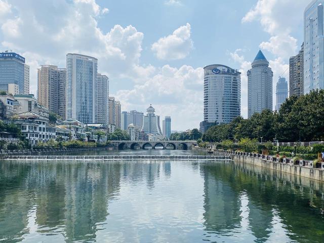 南京人去了昆明和贵阳，直言不讳：昆明和贵阳生活方式截然不同！