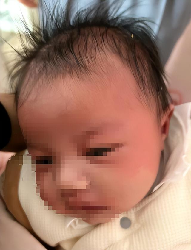 没想到，奶奶被曝用白酒给孙子冲奶不到24小时，恶心一幕就发生了