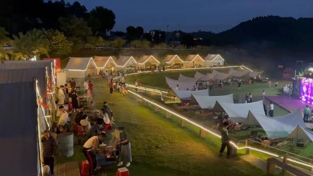 金堂这里“下雪”了！