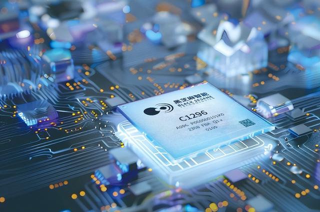 美荷两国同时发声，对中国独立研发的光刻机技术给予了强烈批评