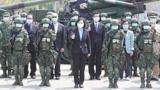 特朗普：只要我在任，无人敢收台，话音刚落	，中方划下4条红线