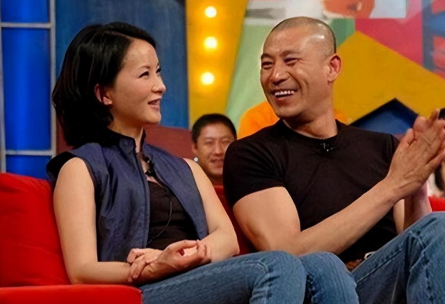 吃里扒外！定居美国13年，回国捞金惨遭“驱逐”，52岁活成了笑话