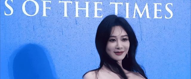 杨紫的“蝴蝶胸”火了！果然清纯在性感就是面前一文不值！