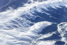 万米高空——新疆天山山脉的绝佳观景位！图片