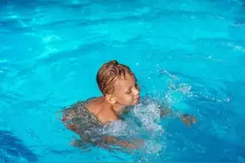 克服心理障碍，破釜沉舟学游泳之五-腰酸腿疼图片