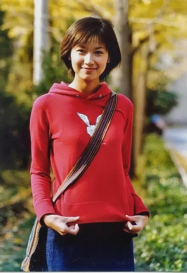 从19岁开始男人不断，半百了还没玩够，“风流才女”徐静蕾现形记