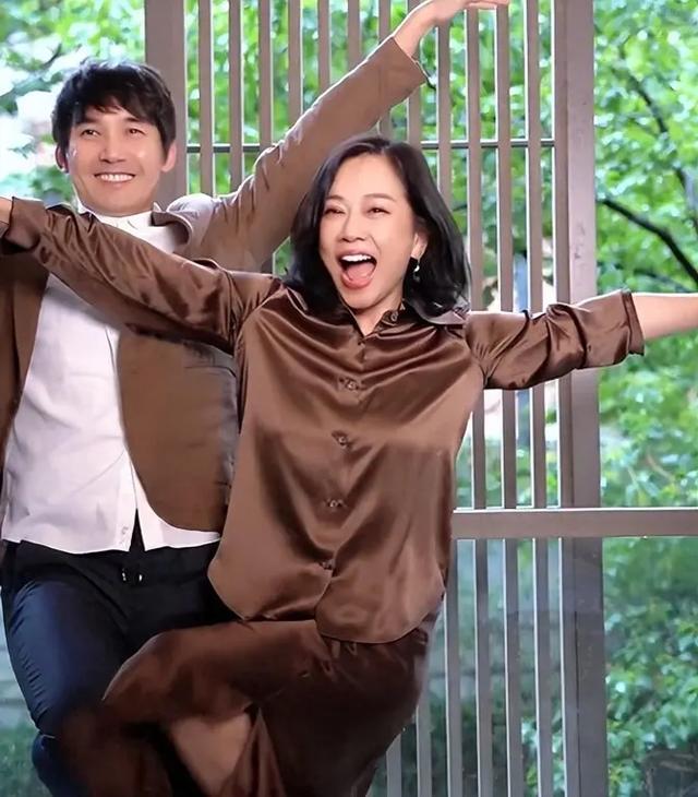 陈松伶魔鬼训练减重27斤,暴瘦后皮松脸黑,小8岁老公监督减肥