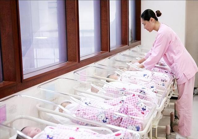 中国将迎来人口死亡高峰！22年1041万人去世，23年1110万，去年呢