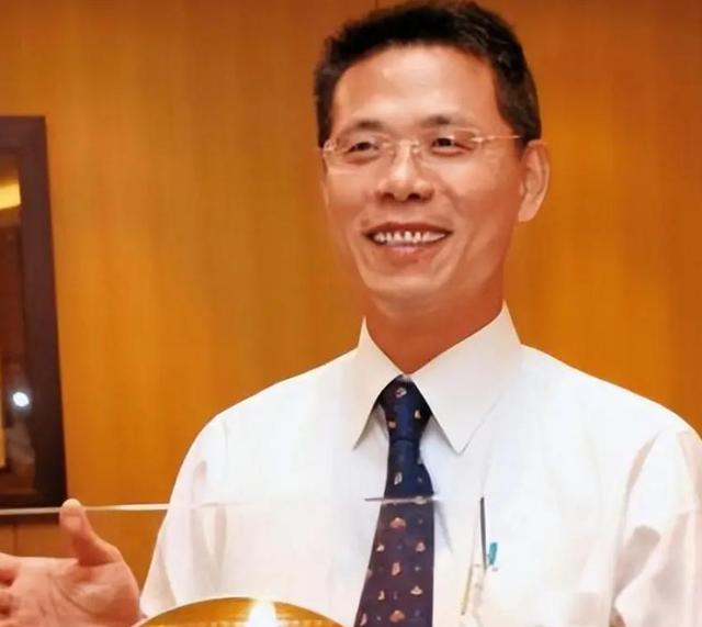 美国发出全球通缉令，逮捕中国芯片科学家陈正坤，现在怎么样了？