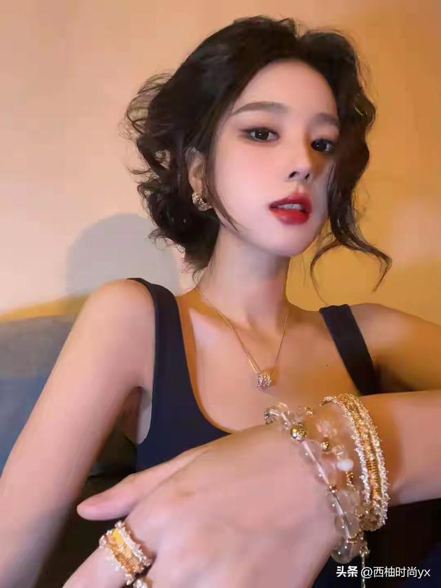 河北保定一校花好漂亮， 身高169cm，体重48kg 美的让人移不开眼