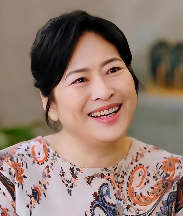 明明演技一般，却被捧成“老戏骨”，这12位演员终于现出原型了？