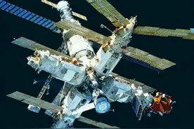 泽连斯基称外国援助的F16已参战，证明俄罗斯两大能力严重不足！图片