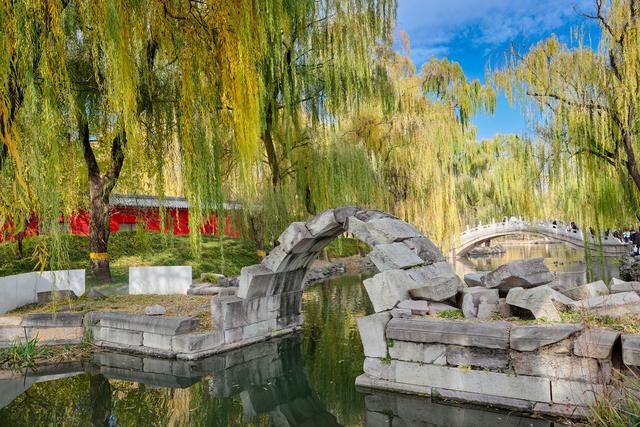 北京圆明园秋色，金风拂残垣，静品岁月，赴一场秋韵时空之约