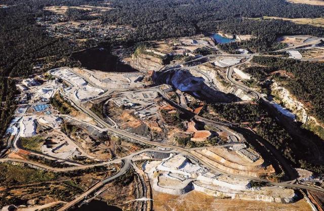 又一个中国伙伴倒向美国，撕毁合同	，骗走20亿！把矛头对准了中国