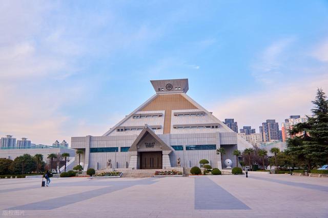 关于河南省省会调整的探究