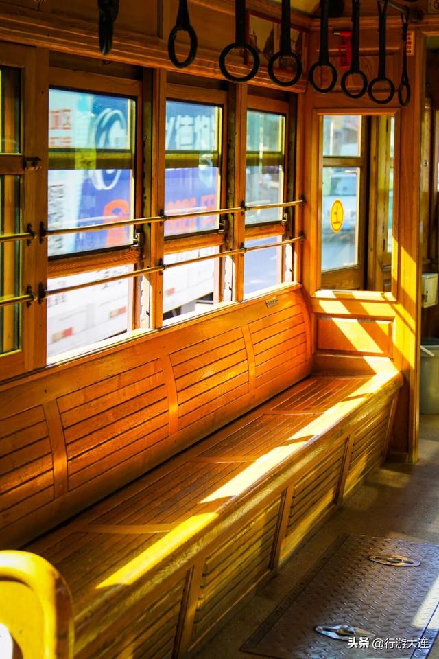 坐上201路老式有轨电车，慢游大连旧时光