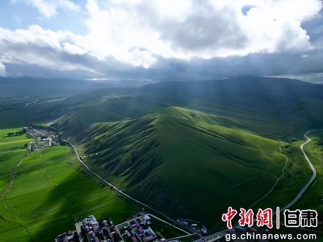 张掖肃南“夏日塔拉”光影如画