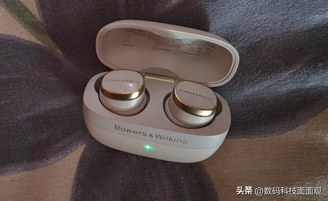 顶级旗舰蓝牙耳机推荐，发烧友必备，圈铁混合5单元HiFi音质