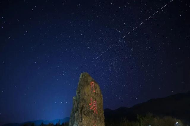 年度压轴流星雨即将来临，来月坝追星！