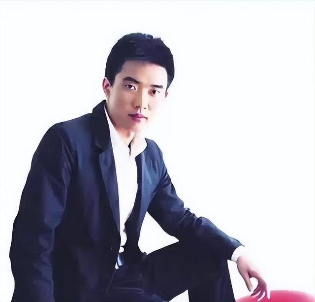 刘强东做梦也没想到，李想连生五胎的老婆，如今也开始给他长脸了