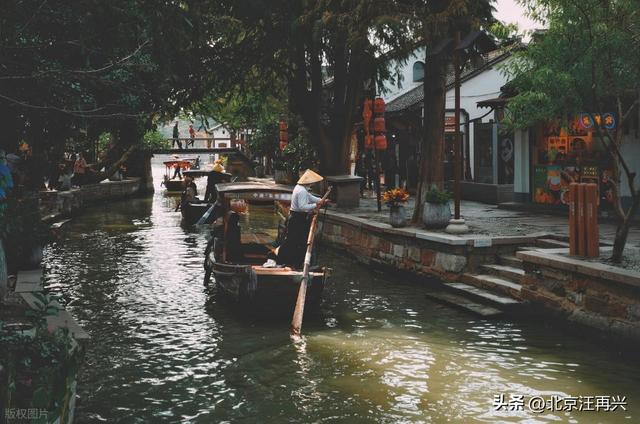 与周庄、西塘、南浔等相比，上海朱家角古镇如何