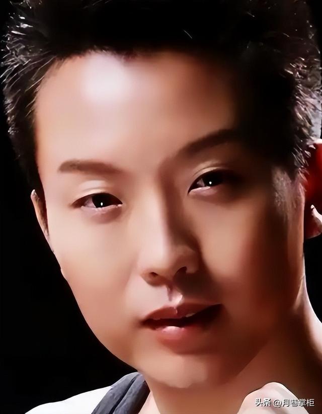 善恶有报？看如今"跌落神坛"的李玉刚，背后的真相早就清晰可见