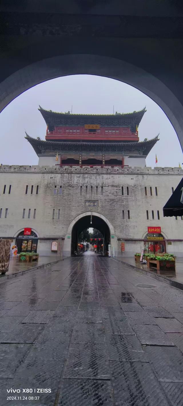 丽景门登临记：在晨光中叩问一座城