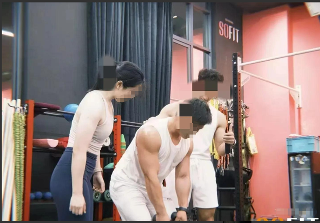 女高管出轨健身教练后续，丈夫大闹单位，照片流出，铁饭碗或不保