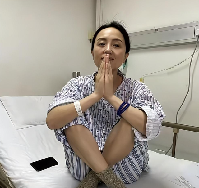 离过年不到2月，52岁辛柏青高调传出喜讯	，朱媛媛终于可以放心了