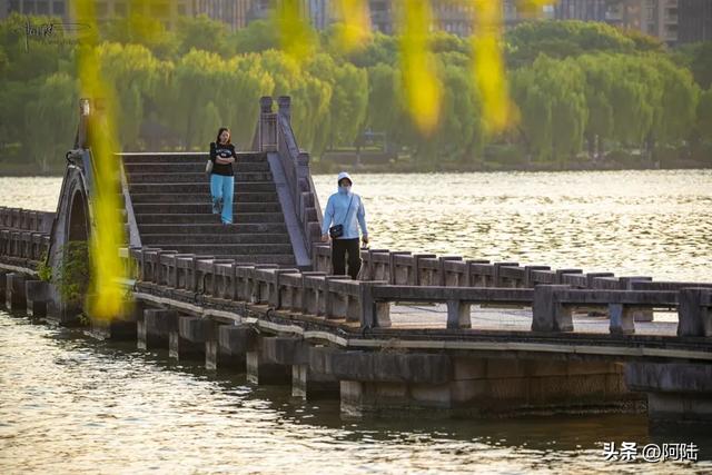 瓜渚湖畔优雅恬静、风光秀美，不知不觉间竟成了绍兴最宜居的地方