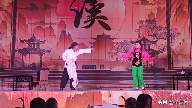 华阴市迷胡快乐苑参加2025潼关古城暑期纳凉晚会专场演出（组图）