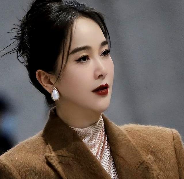 善恶终有报！风流成性的代价，在48岁左小青身上体现得淋漓尽致