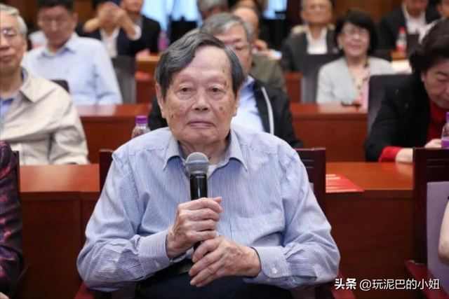 王宫保透露：杨振宁告别式时间确定，地点在八宝山，和邓稼先一样