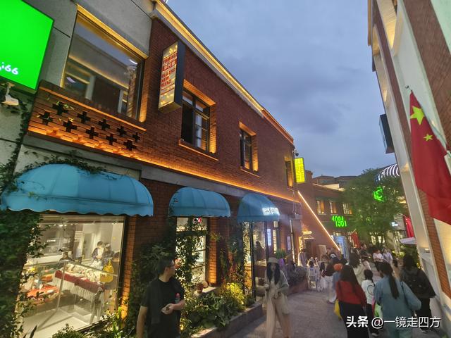 位于郑州商代城墙遗址旁的阜民里历史街区