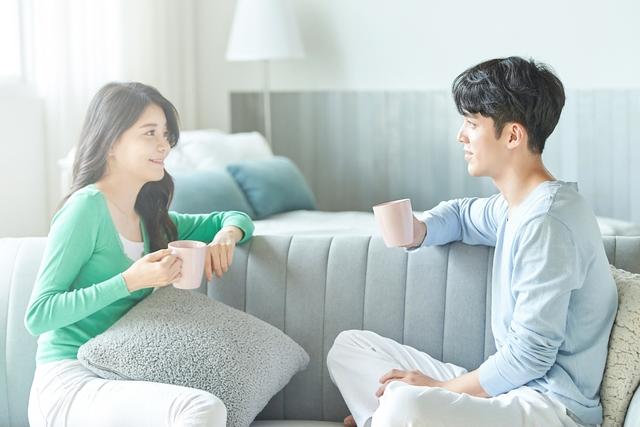 婚姻就像一场精心编排的双人舞，既要默契配合又要保持适当距离